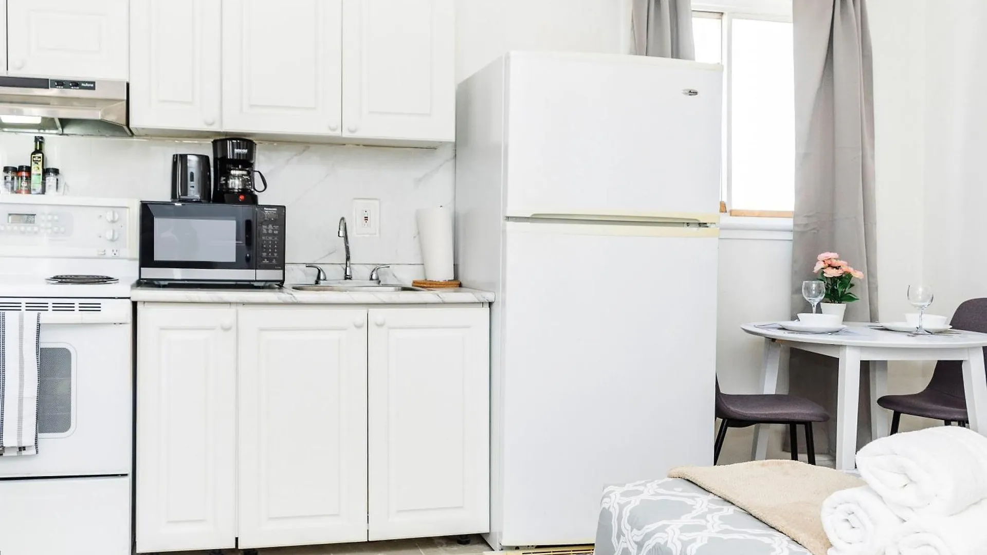 Pet Friendly Suite- Apartment In Chinatown Оттава